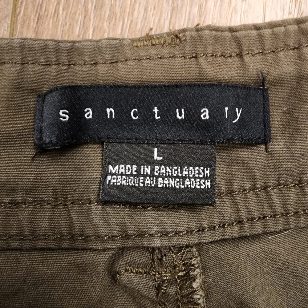 Sanctuary Renegade Shorts Mid-Rise Women's Dark Olive Green Cuffed size Large